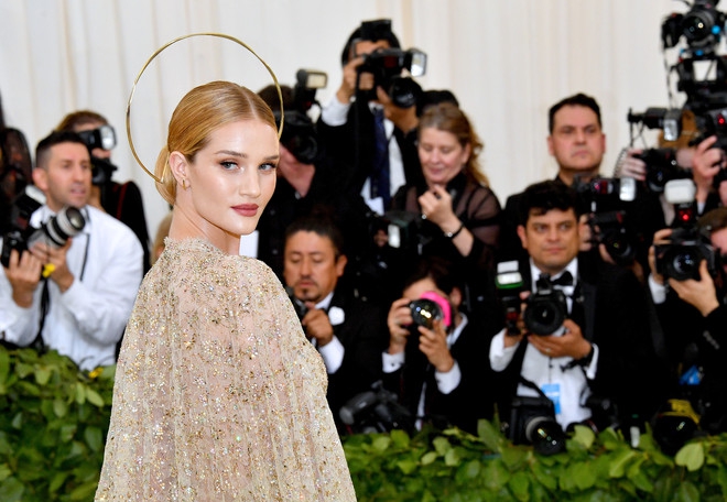 Met Gala-2018: лучшие наряды от известных личностей - 123786 Met Gala-2018: лучшие наряды от известных личностей - фото 123786