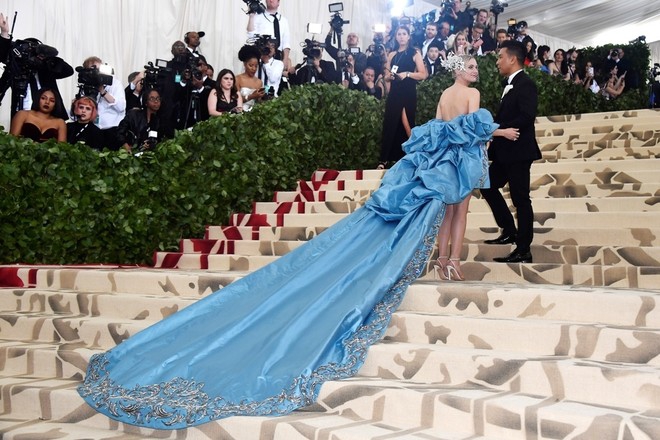 Met Gala-2018: лучшие наряды от известных личностей - 123792 Met Gala-2018: лучшие наряды от известных личностей - фото 123792