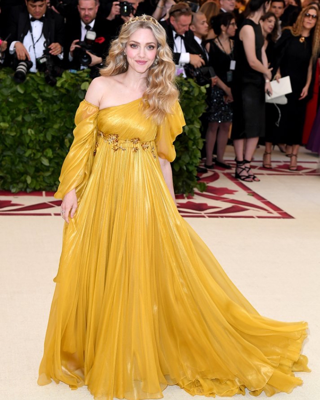 Met Gala-2018: лучшие наряды от известных личностей - 123781 Met Gala-2018: лучшие наряды от известных личностей - фото 123781