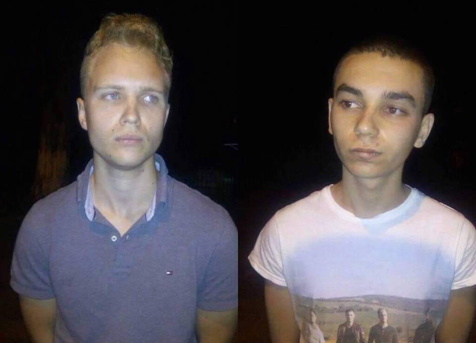 В Сумах подростки обесчестили памятник Героям Майдана - фото 133553