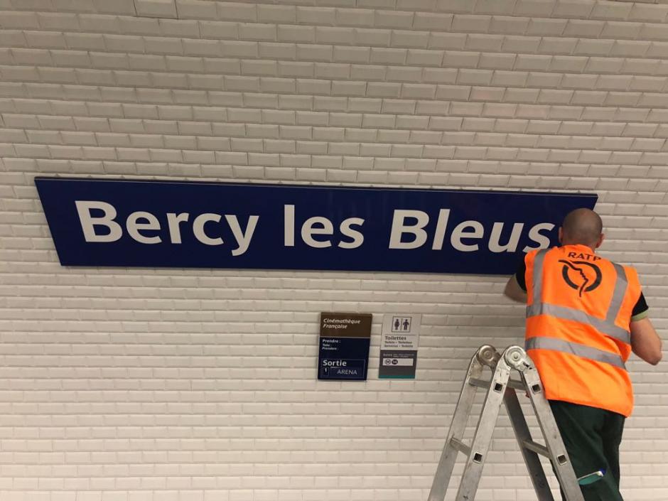 В Париже переименовали станции метро в честь победы на ЧМ-2018 - фото 136047