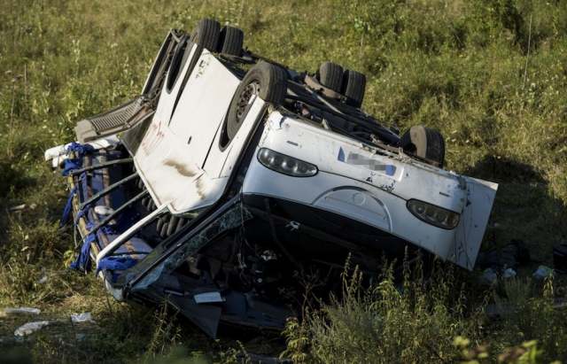 В Венгрии перевернулся автобус, пострадали 14 украинцев - фото 140955