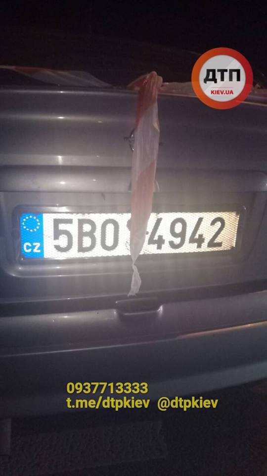 Смертельное такси: в Киеве 'евробляха' влетела в бетонную плиту, пассажир погибла (ФОТО) - фото 141790