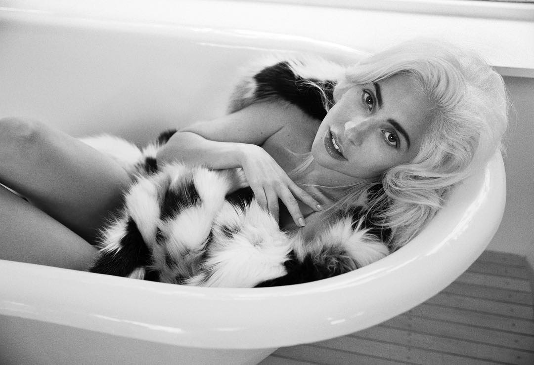 Леди Гага призналась, что ежедневно борется с хронической болью - фото 146615