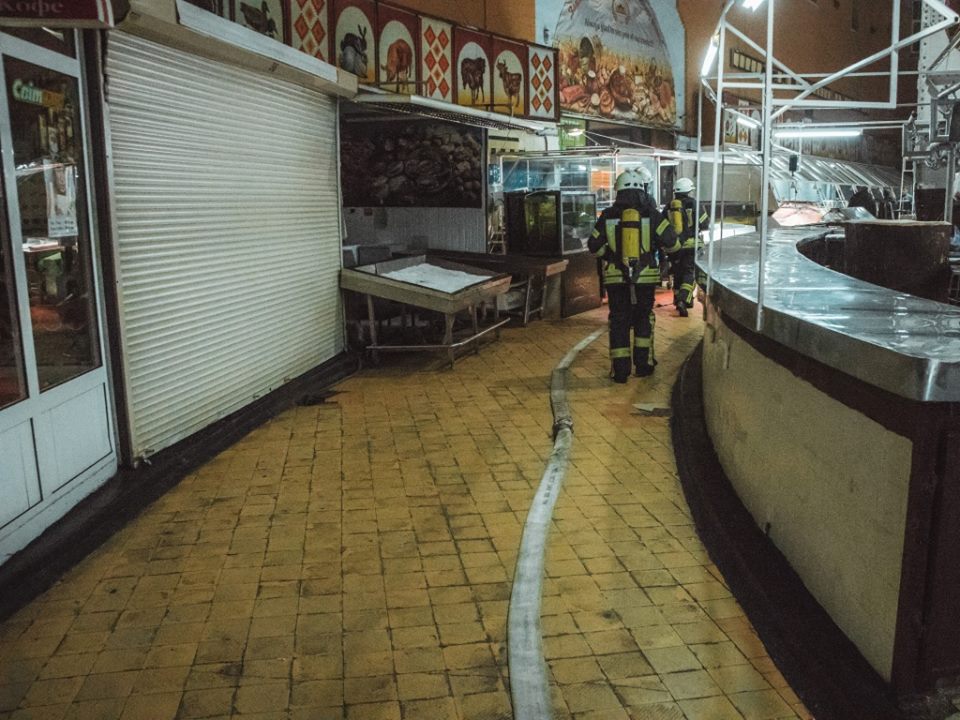 В Киеве горел Бессарабский рынок (ФОТО+ВИДЕО) - фото 149795
