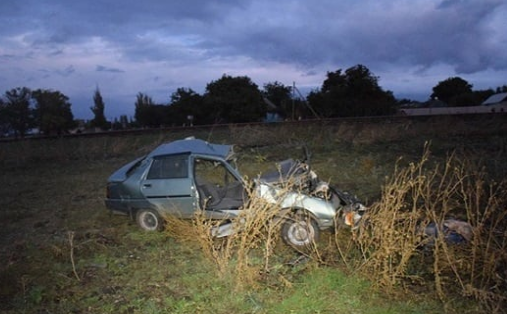 В Николаевской области 'Интерсити' снес легковушку, машину отбросило на 200 метров - фото 149799
