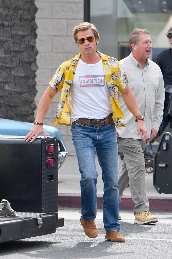 Однажды в Голливуде: Брэд Питт на новых кадрах со съемок - фото 152388