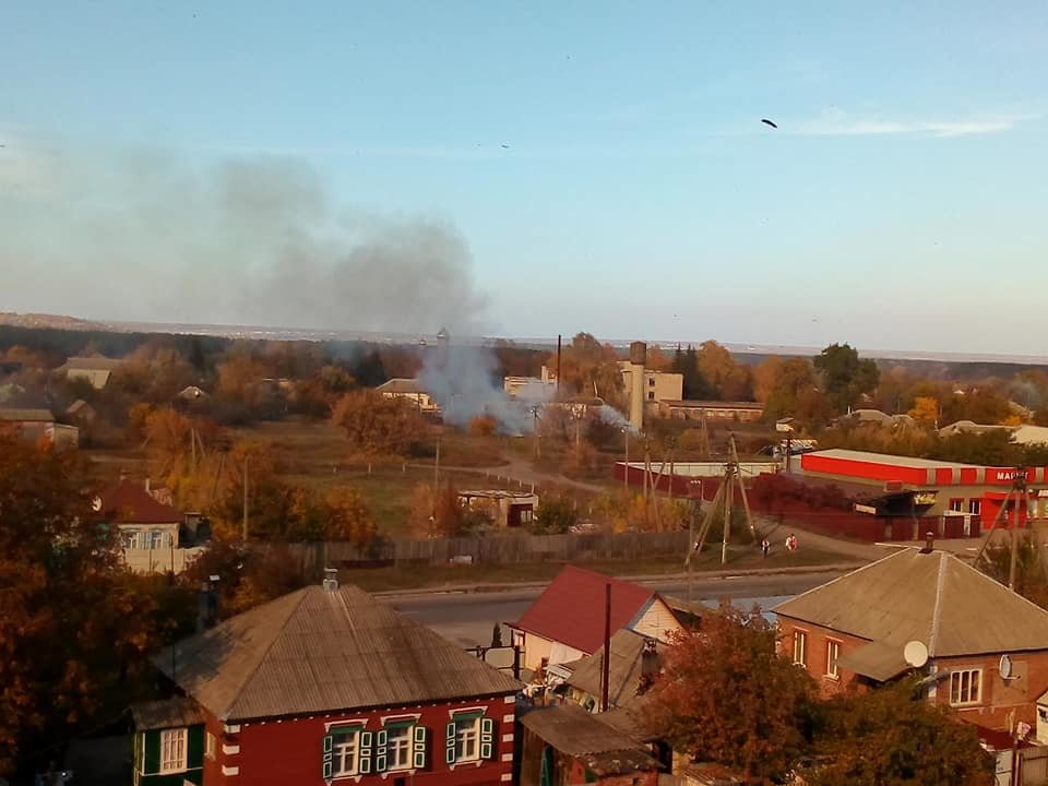 На военном полигоне под Харьковом случился масштабный пожар - фото 153676