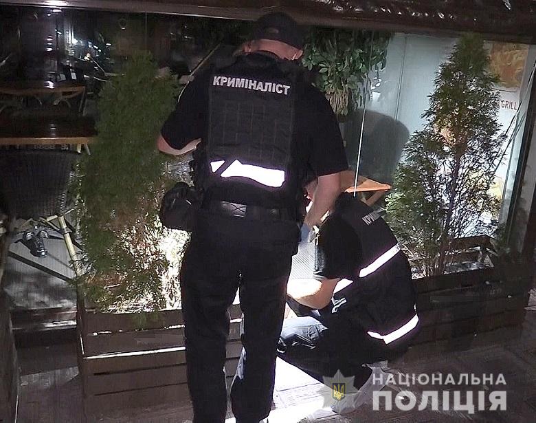 В Киеве неизвестный подстрелил иностранцев: Раскрыты детали - фото 203200