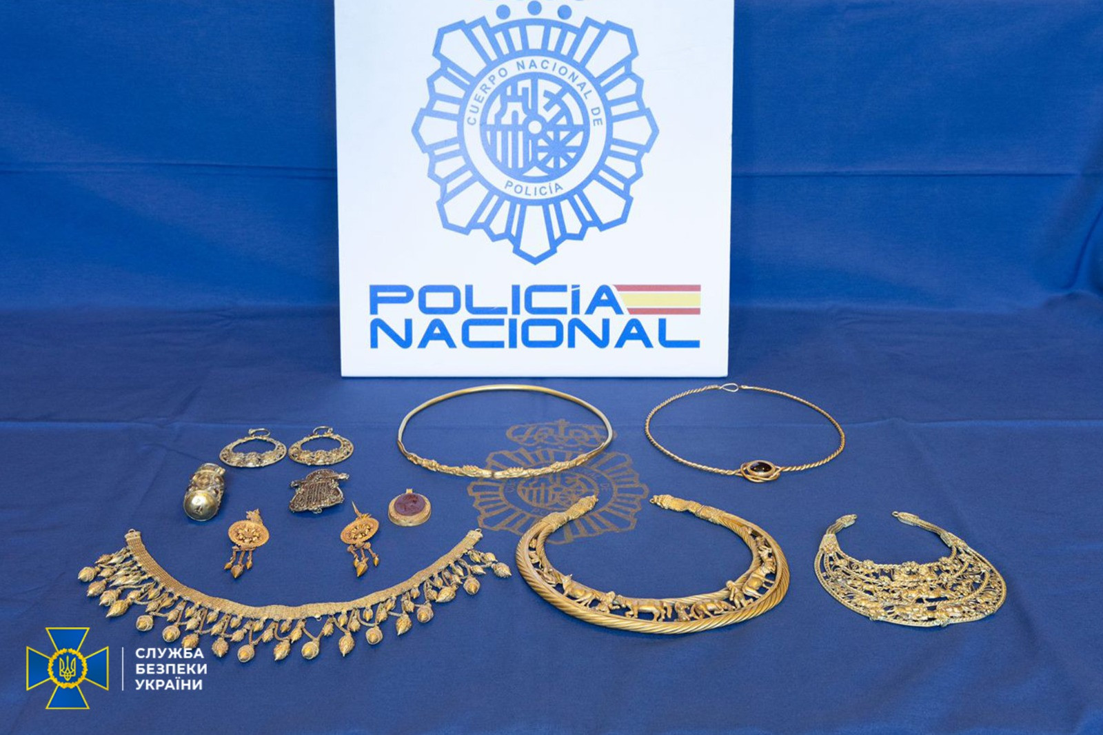 В Іспанії затримали банду чорних археологів, що вивезла з України золота скіфів на €60 млн - фото 214862