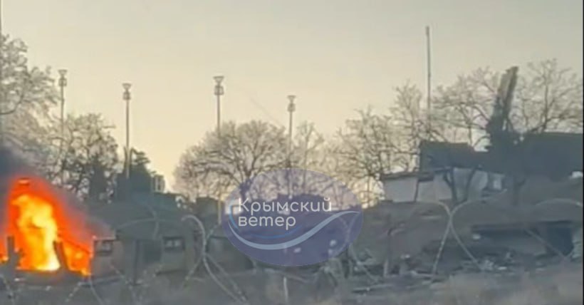 Українські ракети вжарили русню на аеродромі Бельбек в окупованому Криму - фото 215446