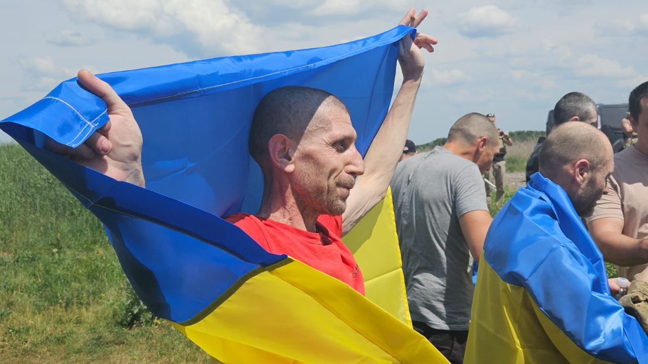 Україна повернула з руського полону 75 бранців - фото 216135