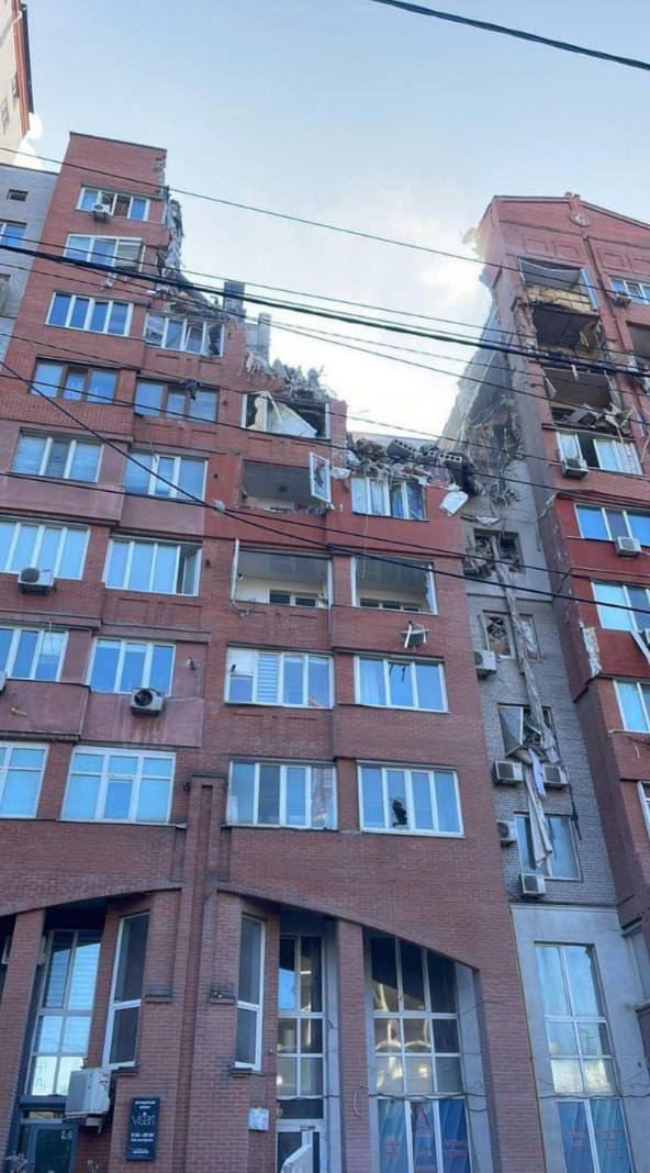 Росія атакувала багатоповерхівку в Дніпрі - є загиблі та поранені - фото 216297