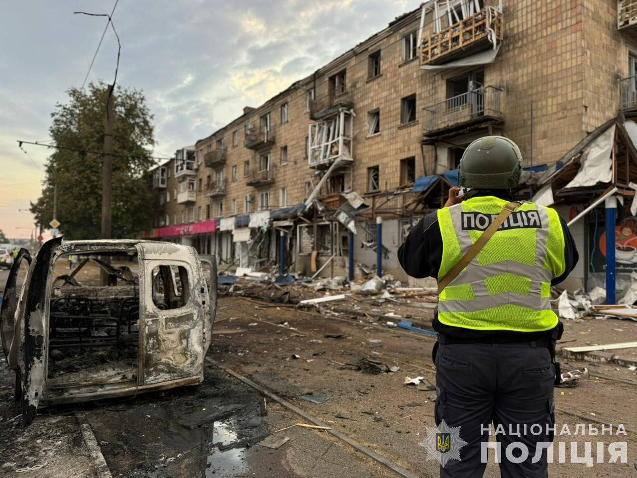 Росіяни вночі атакували Конотоп 'Шахедами': багато поранених і руйнувань - фото 216709