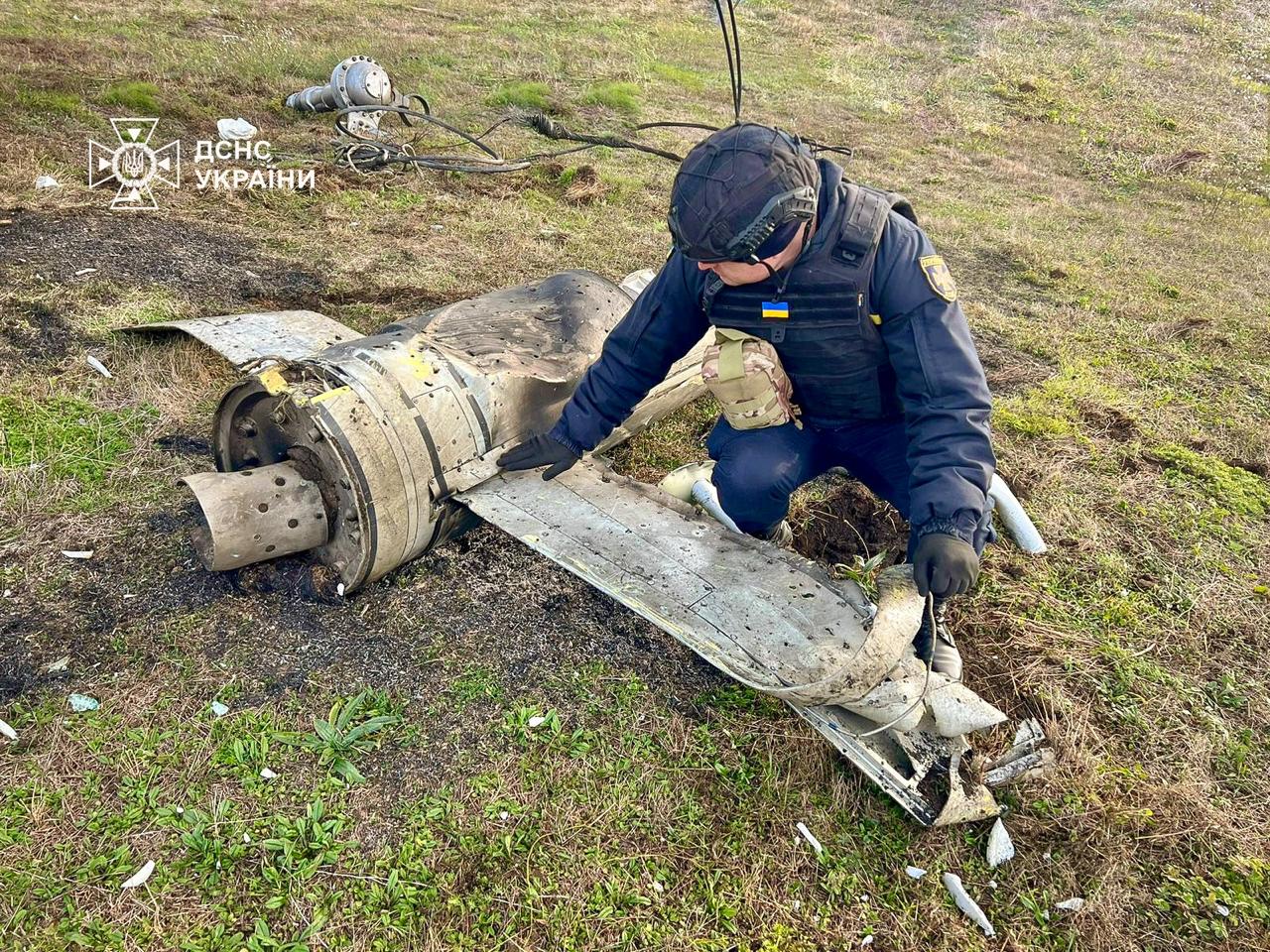 Росія здійснила масштабну ракетно-дронову атаку проти української енергетики - фото 217094