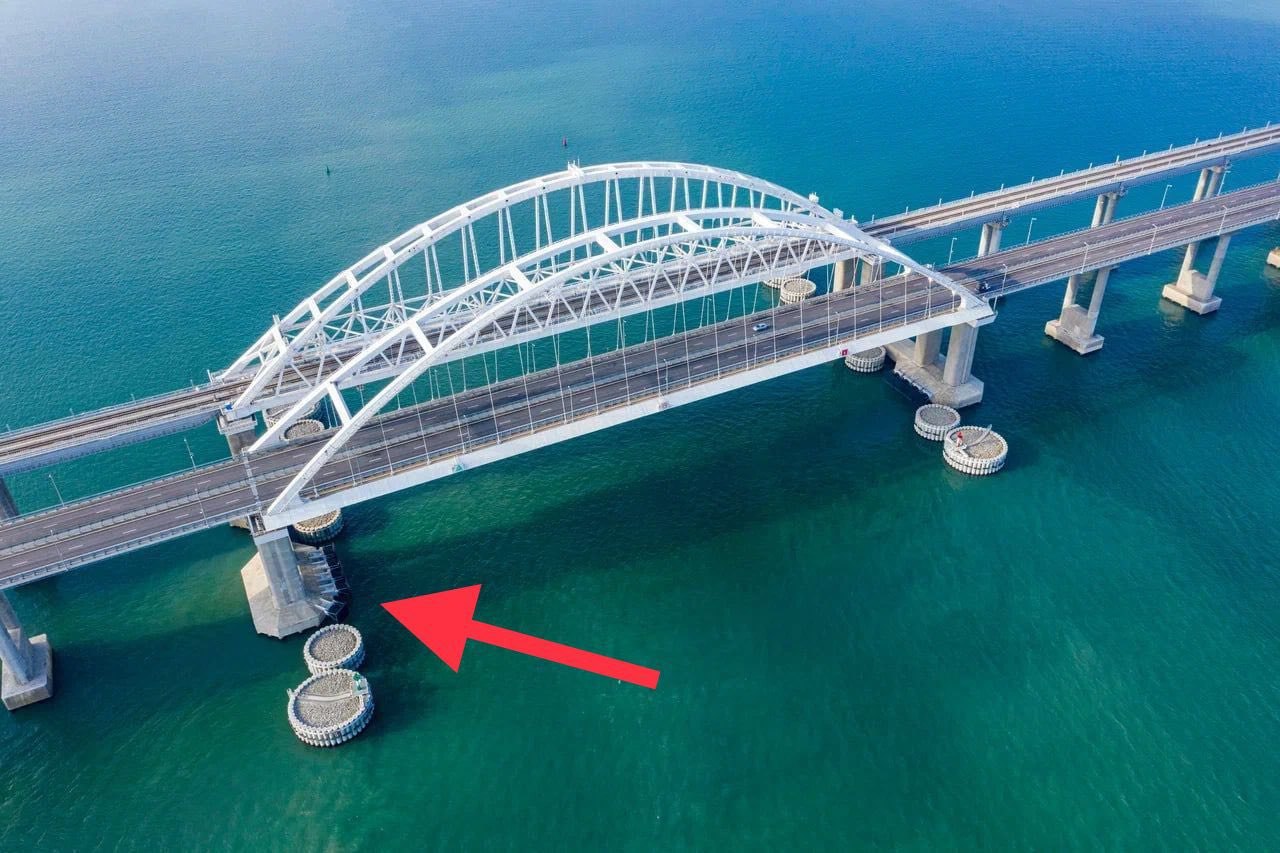 СБУ знову уразила Керченський міст - тепер під водою - 217923 СБУ знову уразила Керченський міст - тепер під водою - фото 217923