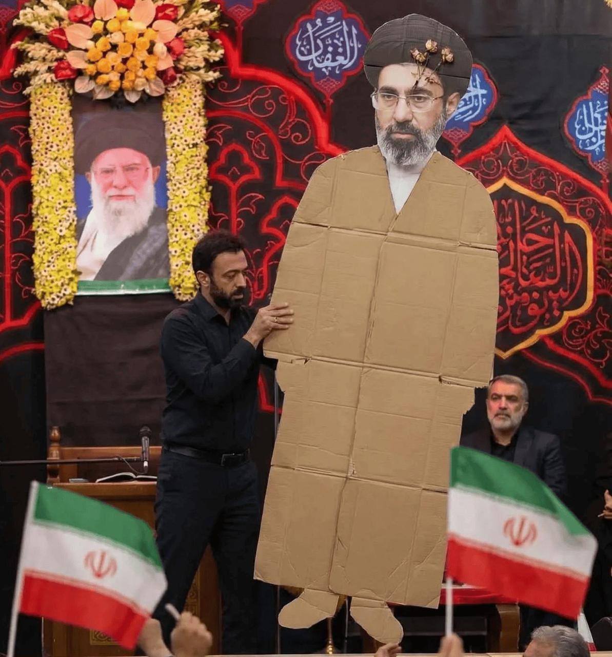 Новий верховний лідер Ірану перебуває без свідомості у лікарні - фото 219096