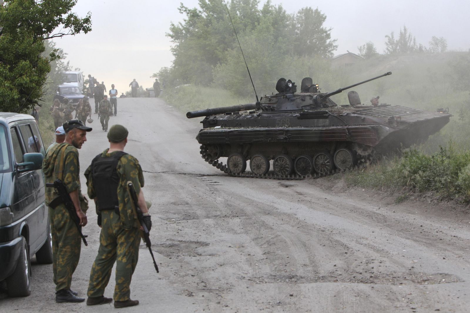 Украинские военные иногда открывают ответный огонь - фото 1