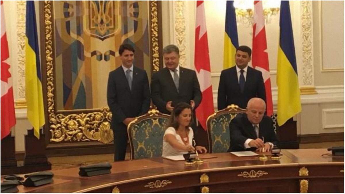 Степан Кубив и Христя Фриланд подписали исторический для Украины документ. - фото 1