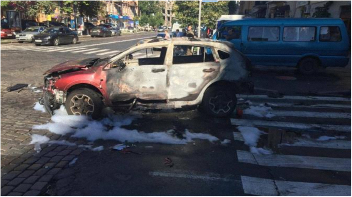 Авто, в котором был Павел Шеремет, сгорело дотла. - фото 1
