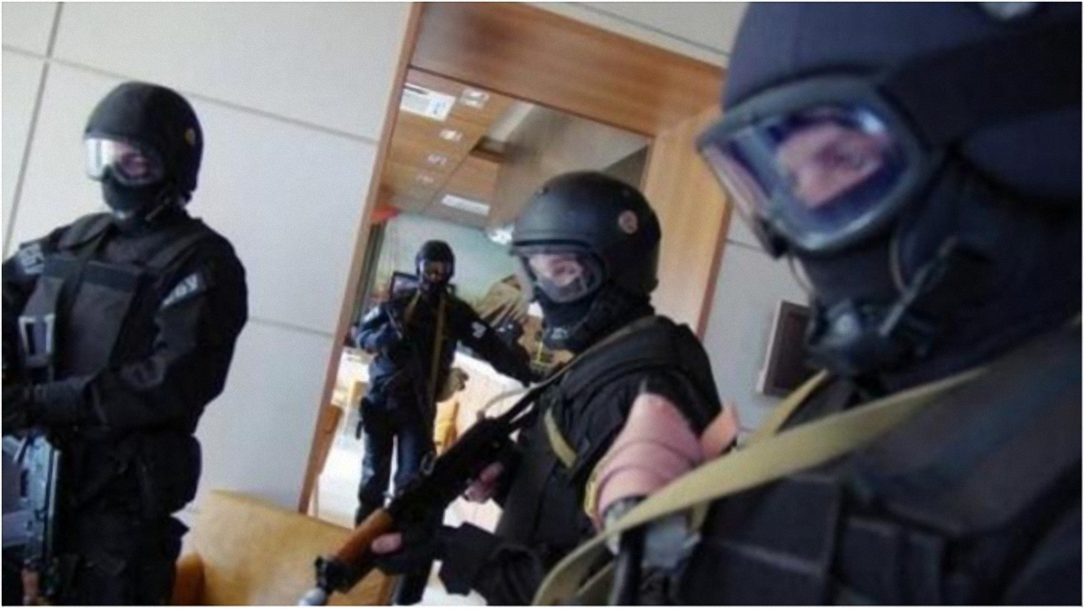 Правоохранители провели обыск в ведомстве Насирова. - фото 1