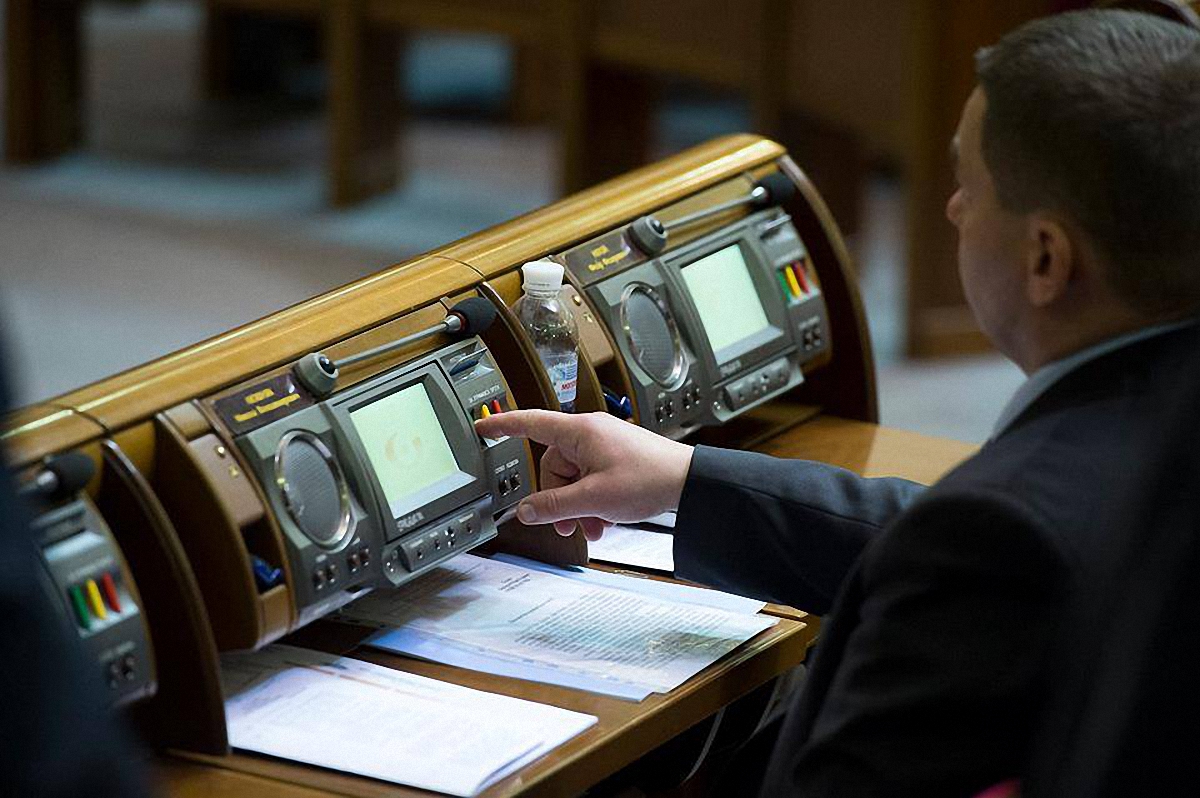 Миротворец хочет, чтобы защиту информпространства Украины рассмотрели на парламентском уровне  - фото 1