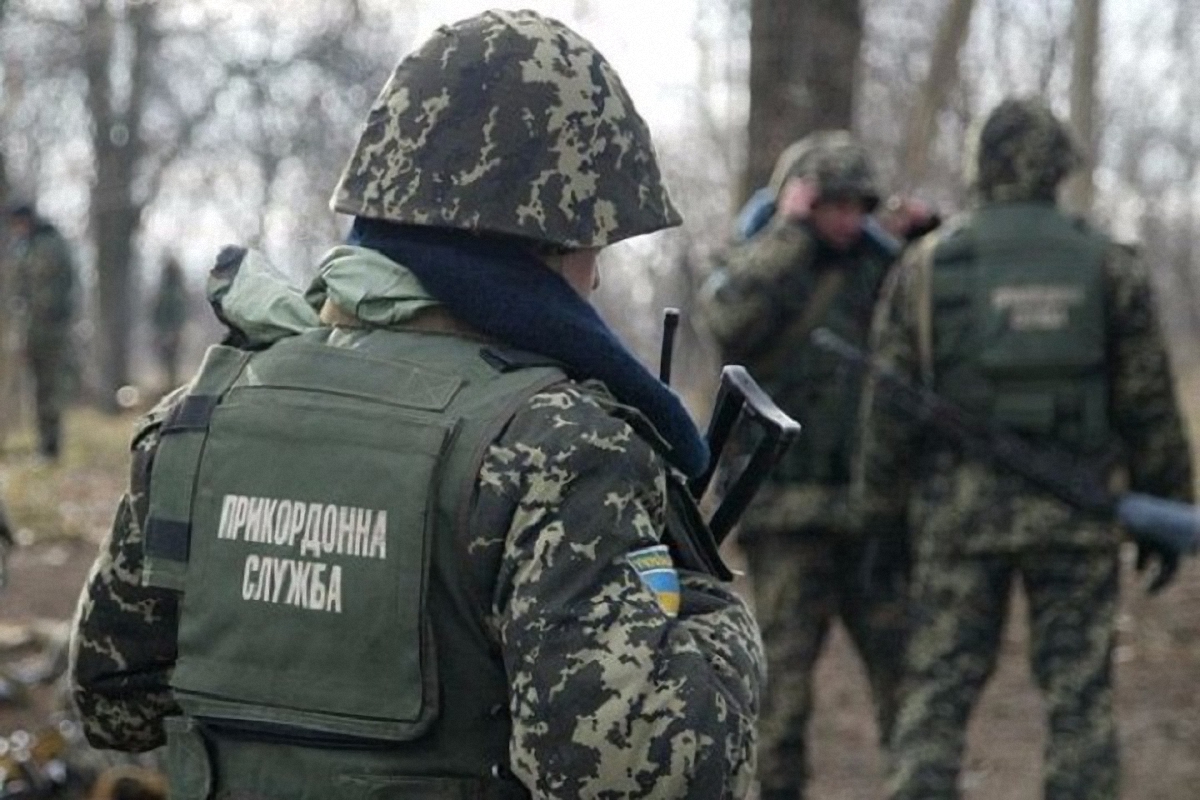 Сепаратисты несколько раз за ночь обстреляли украинские пропускные пункты в АТО - фото 1