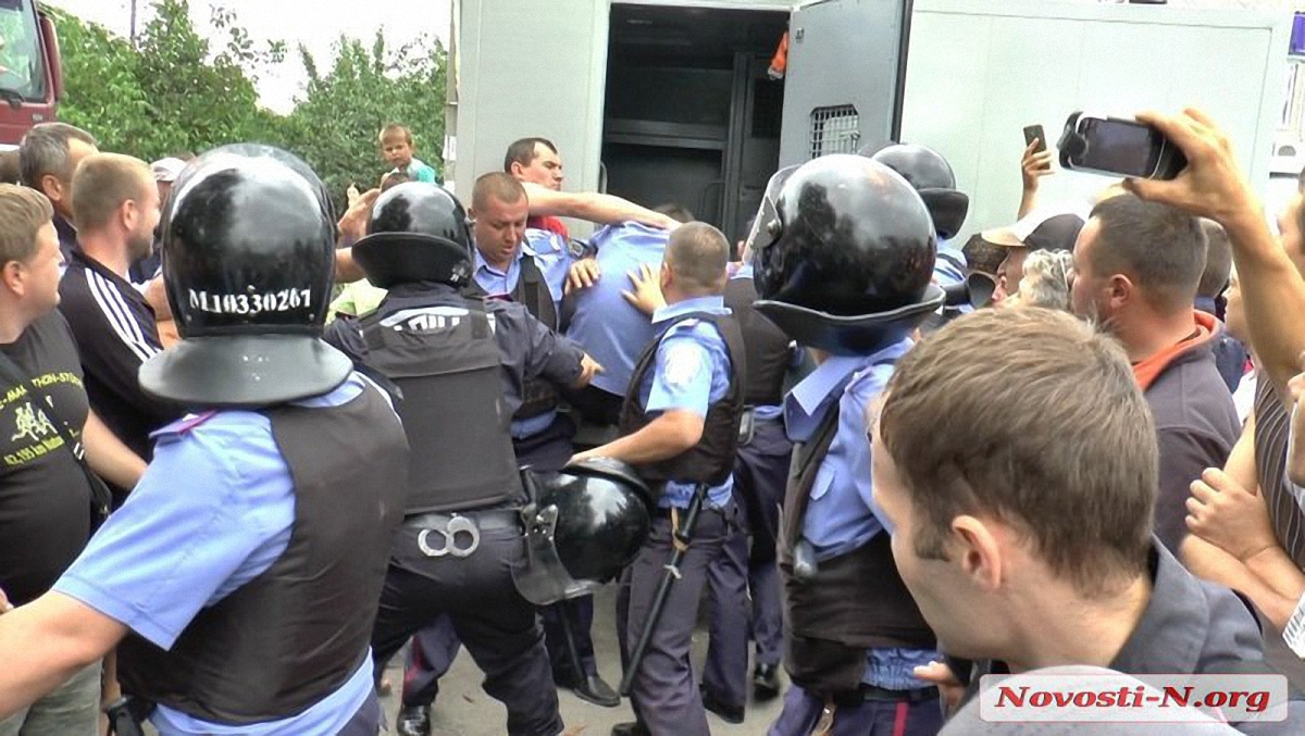 В Кривое Озеро переводились полицейские из других городов - фото 1