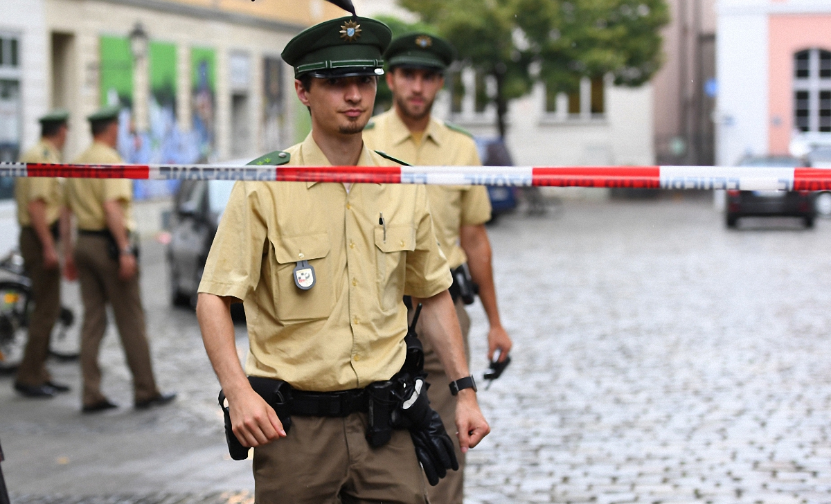 Немецкие полицеские задержали одного из главарей ИГ - фото 1