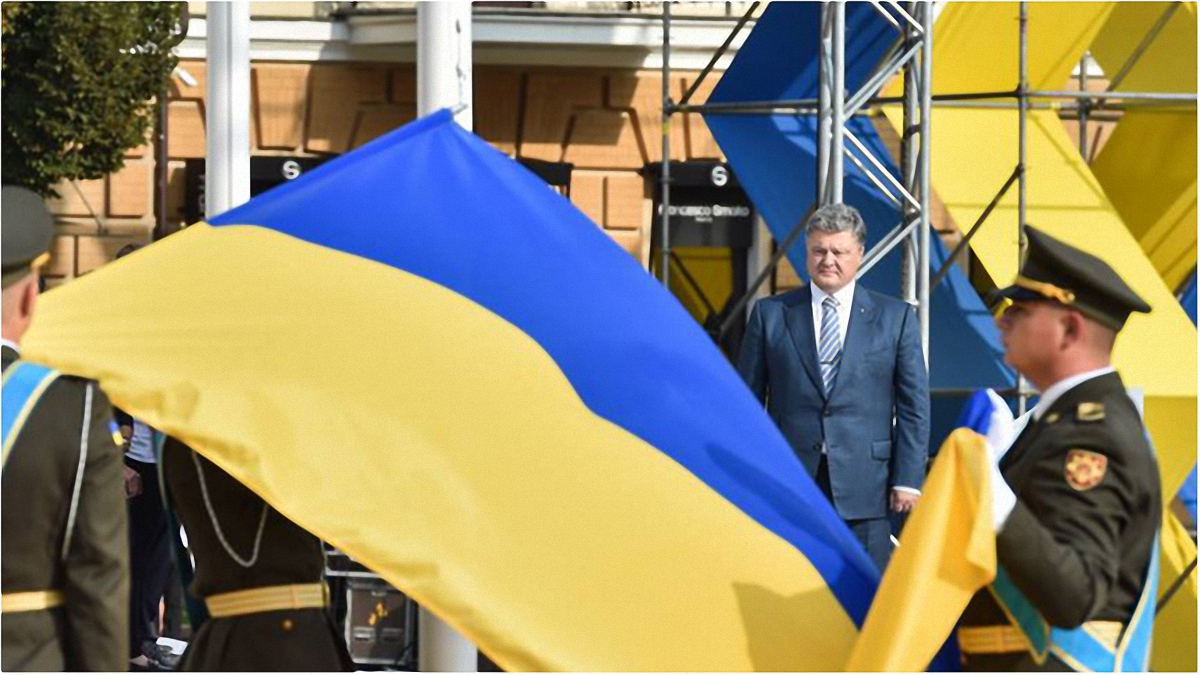 Президенту Украины Петру Порошенко сегодня исполняется 51 год  - фото 1