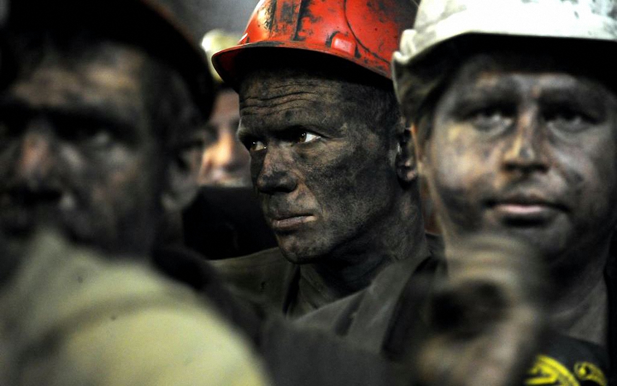 Правительство предусмотрело деньги на реструктуризацию шахт в следующем году - фото 1
