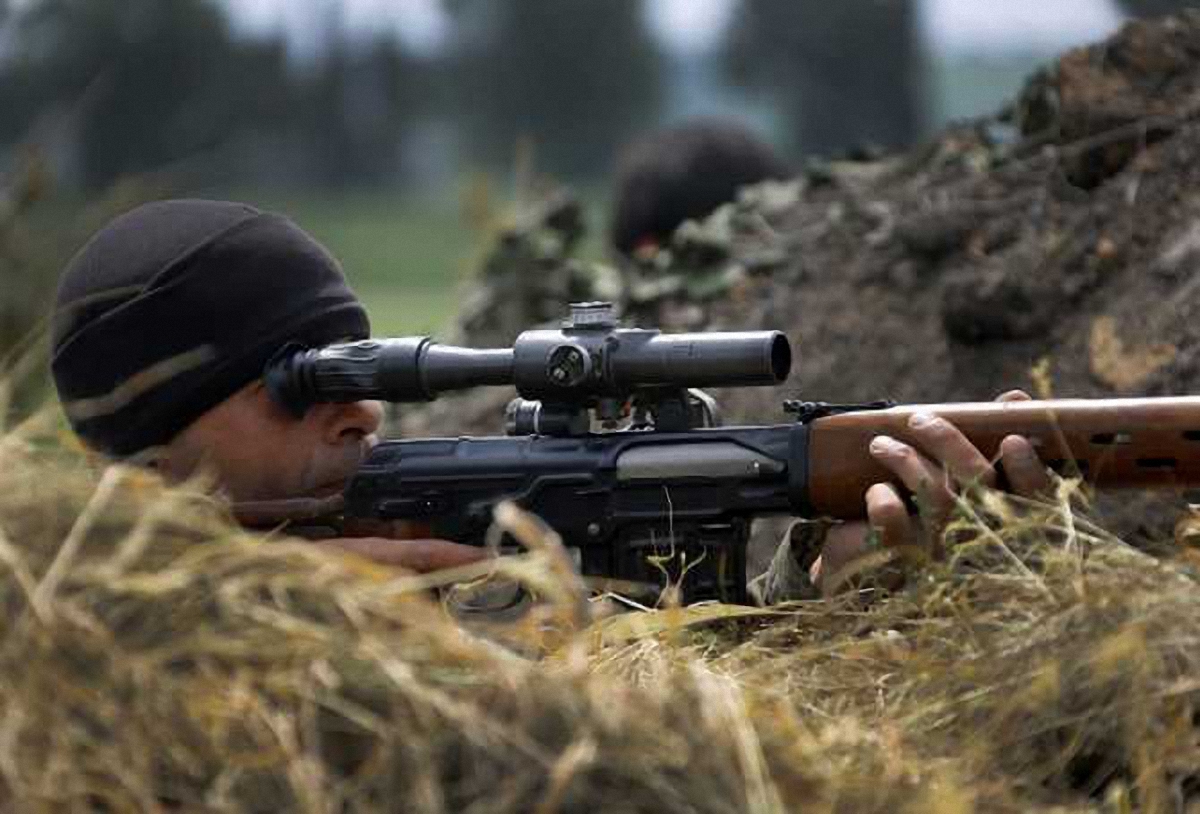Снайпер боевиков унес жизнь еще одного бойца АТО - фото 1
