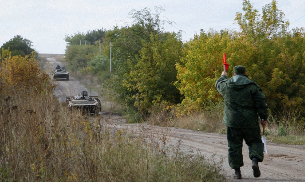Военные разминировали территорию возле Петровского - фото 1