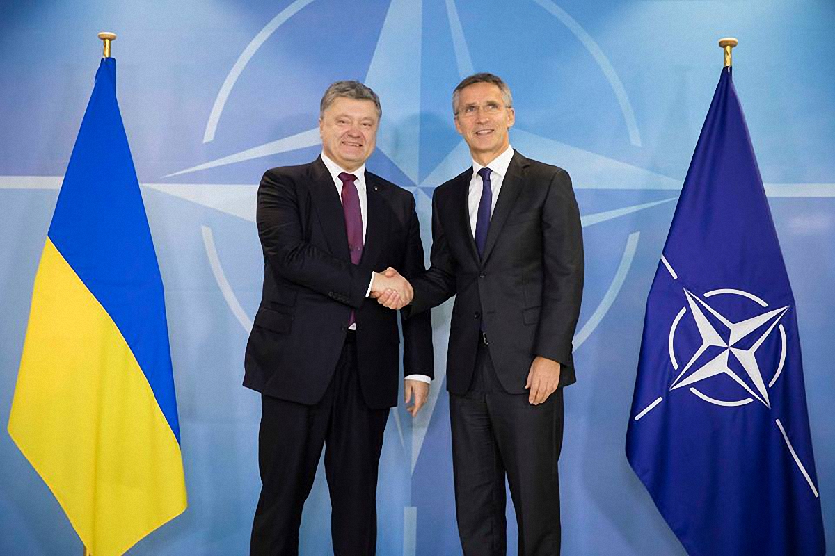 Порошенко встретился с Генеральным секретарем НАТО - фото 1