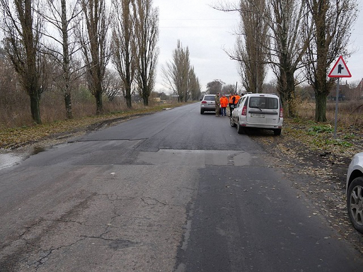 Дороги на Донбассе являются второстепенными и не рассчитаны на такую нагрузку - фото 1