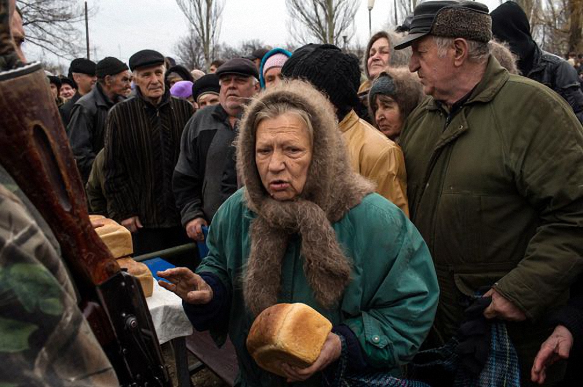 В "ДНР" решили отменить пенсии тем, кто получает их в Украине - фото 1