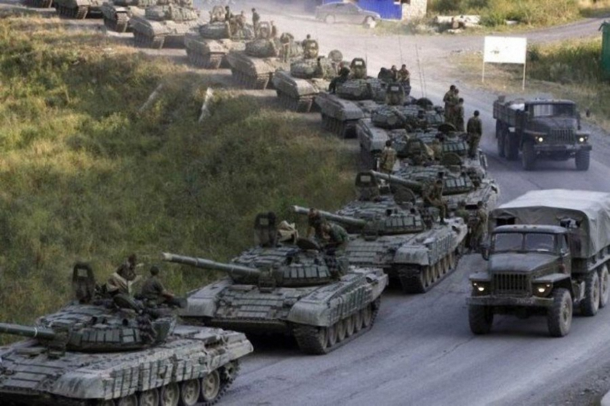 В Украину вторглись как минимум 30 тысяч российских военных - фото 1