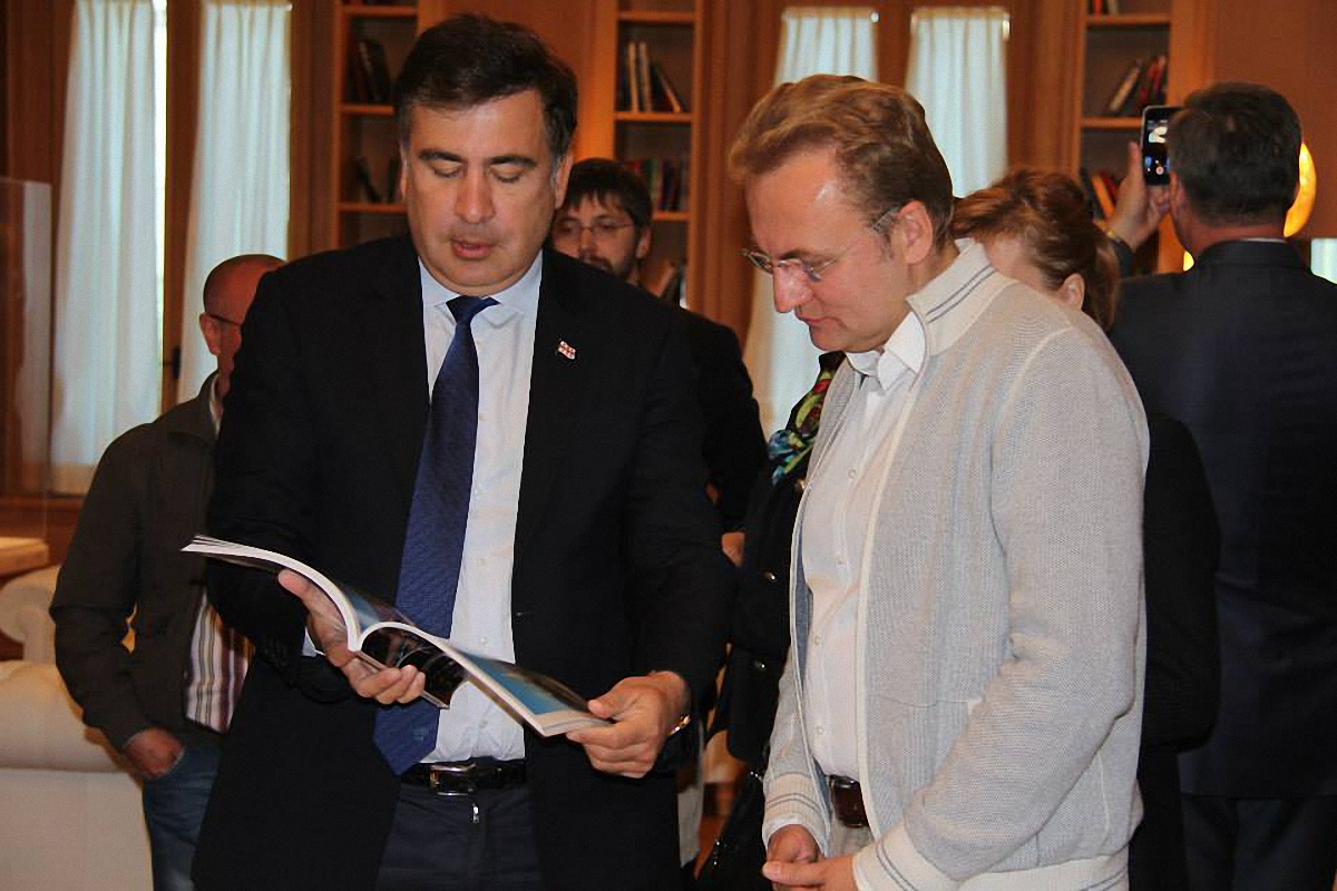 Саакашвили и Садовой пьют вместе чай - фото 1