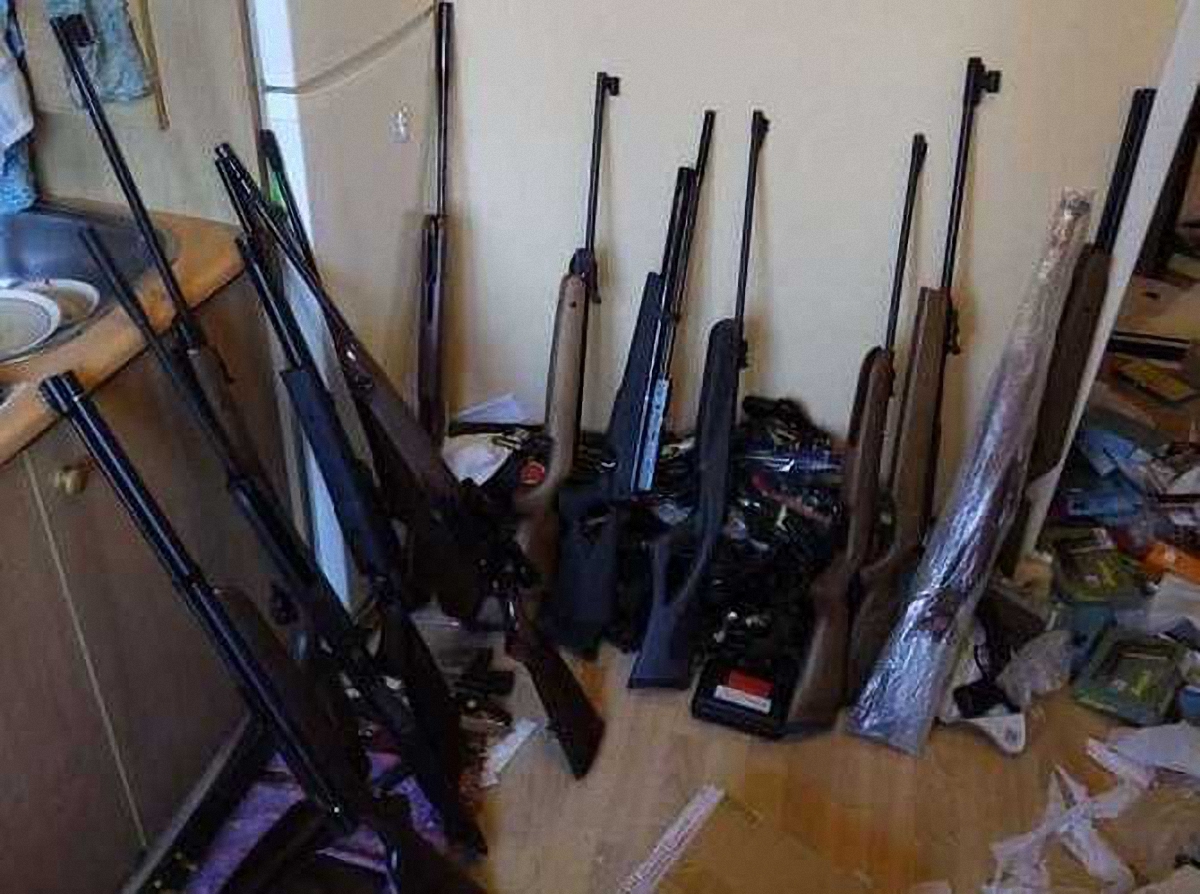Мужчина собирался продать оружие на территории Украины - фото 1