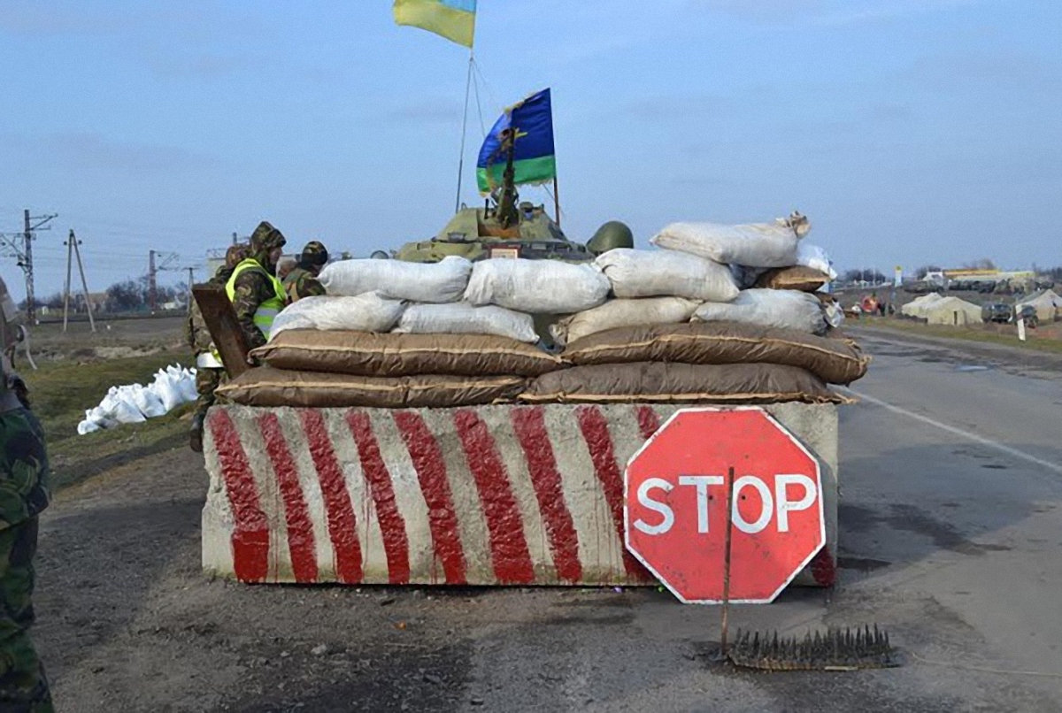 Украинский военный был ранен боевиками в результате ночного обстрела КПВВ - фото 1