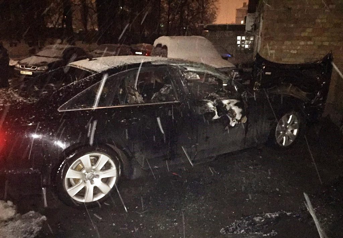 Авто Вадима Руденко сожгли сегодня ночью - фото 1