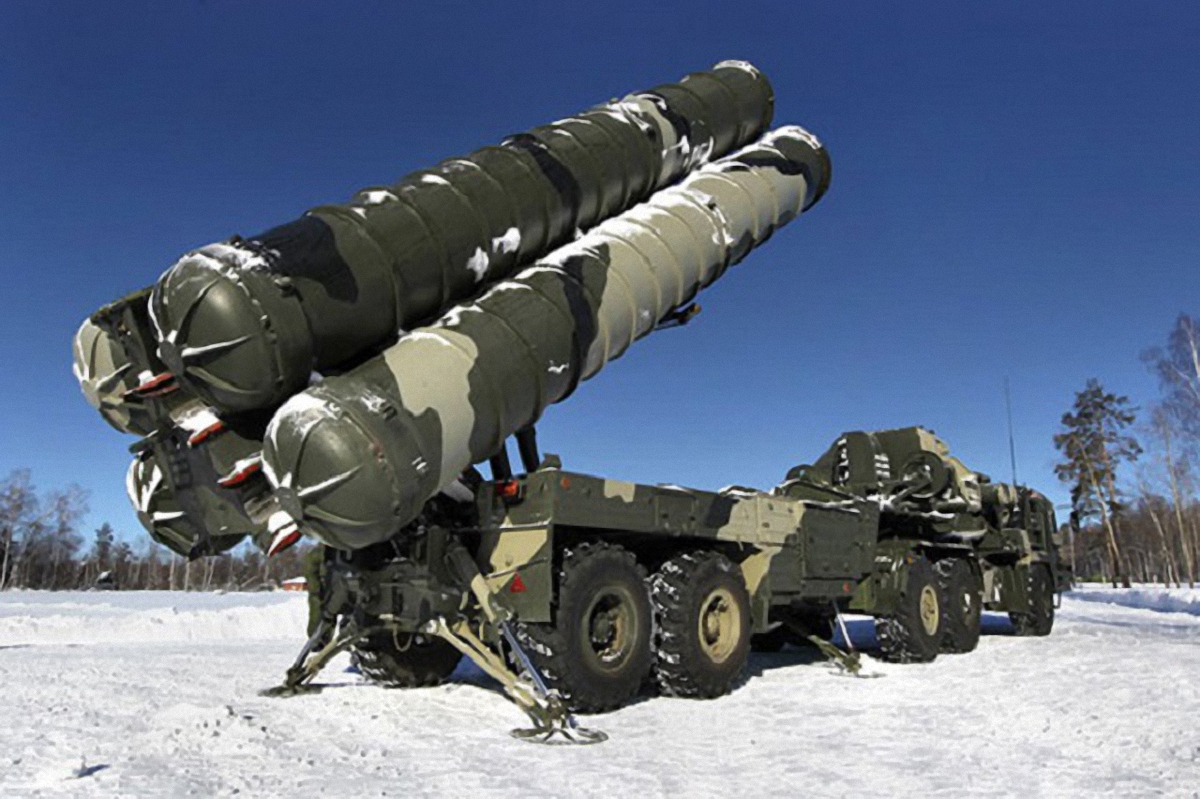 Россия поставила военным частям в оккупированный Крым ЗРК большой дальности - фото 1