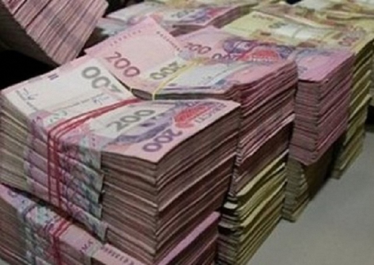 При обыске было изъято 650 тыс. гривен и "черная бухгалтерия" - фото 1