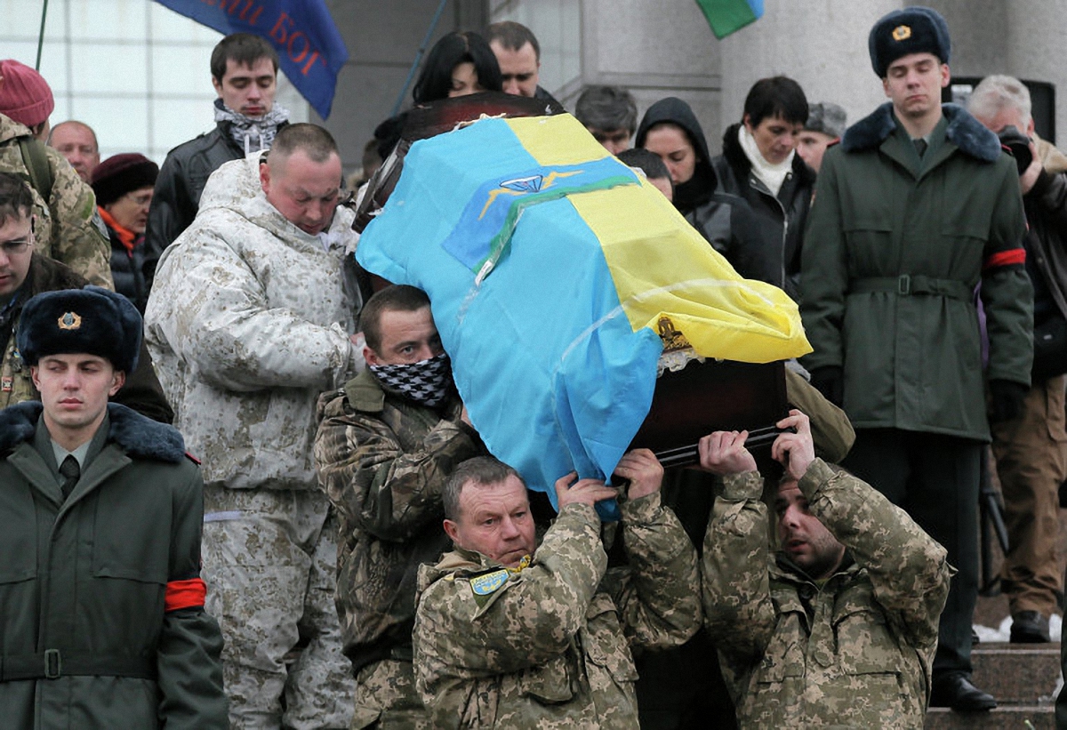 Обстрелы россиян уносят жизни украинских бойцов  - фото 1