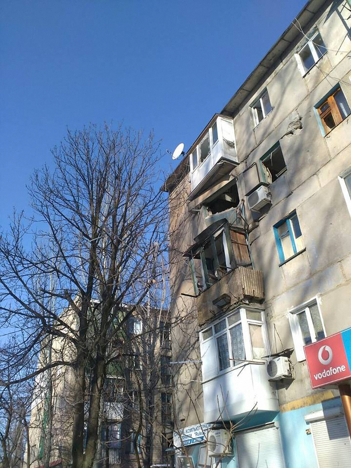 В Авдеевке может рухнуть жилой дом, поврежденный снарядом оккупантов - фото 1