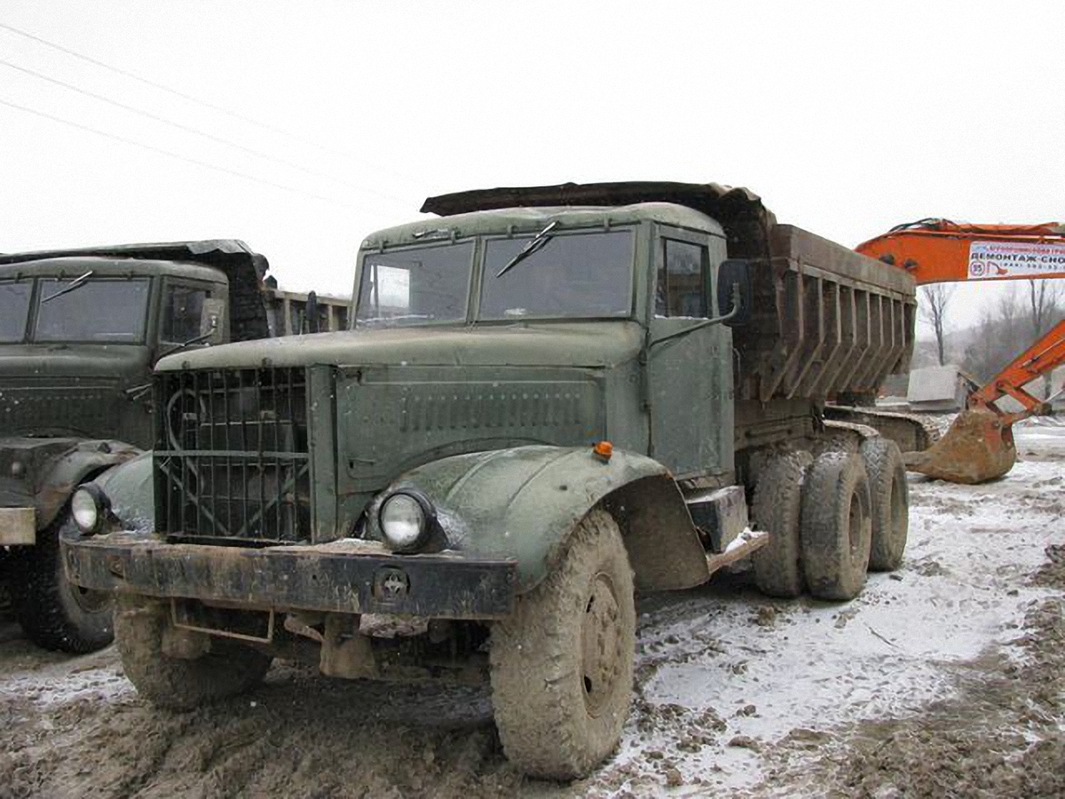 В зоне АТО подорвался грузовик с украинскими военными - фото 1