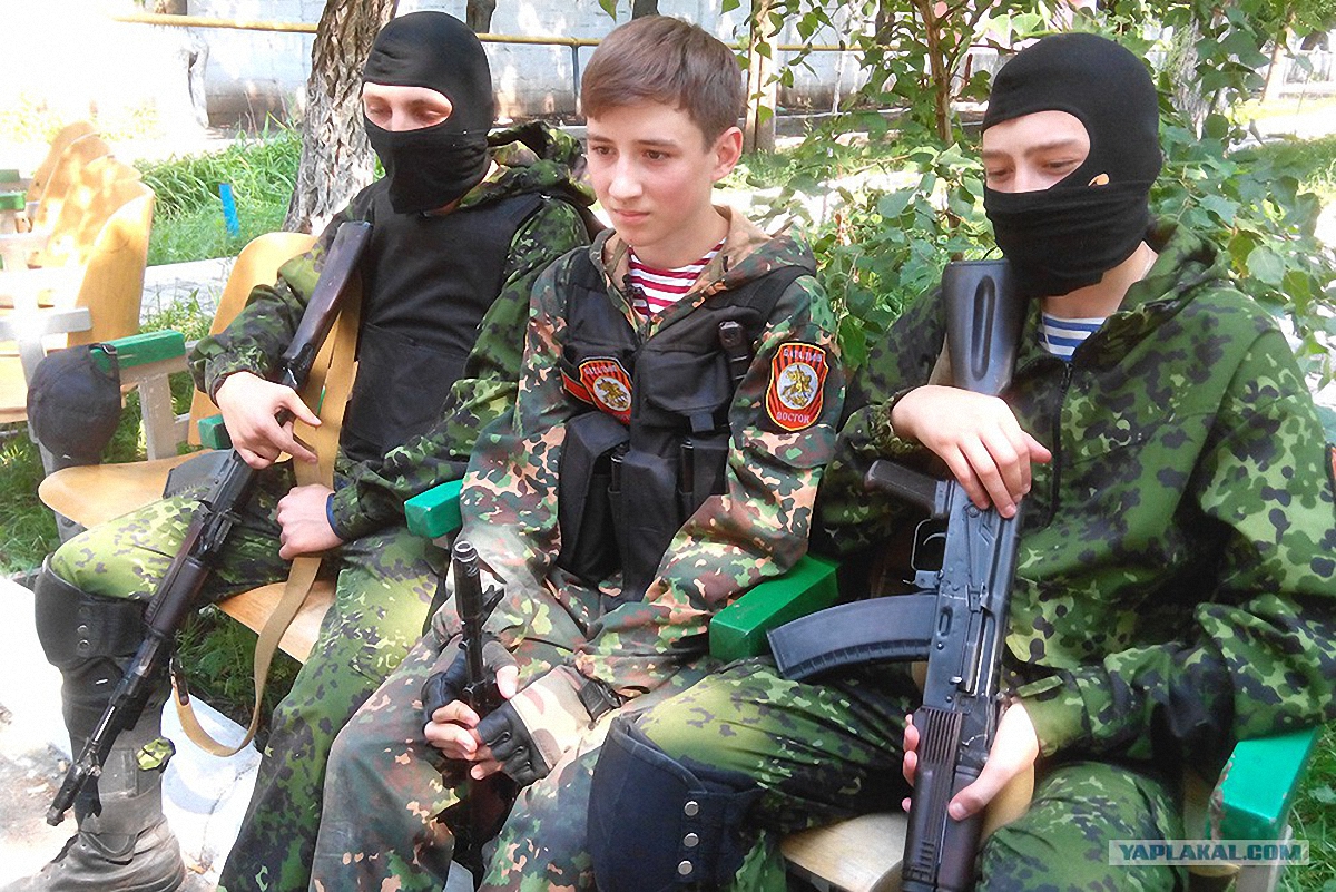 "Народная армия Донбасса" будет готовить детей к "отстаиванию чести "республики" - фото 1
