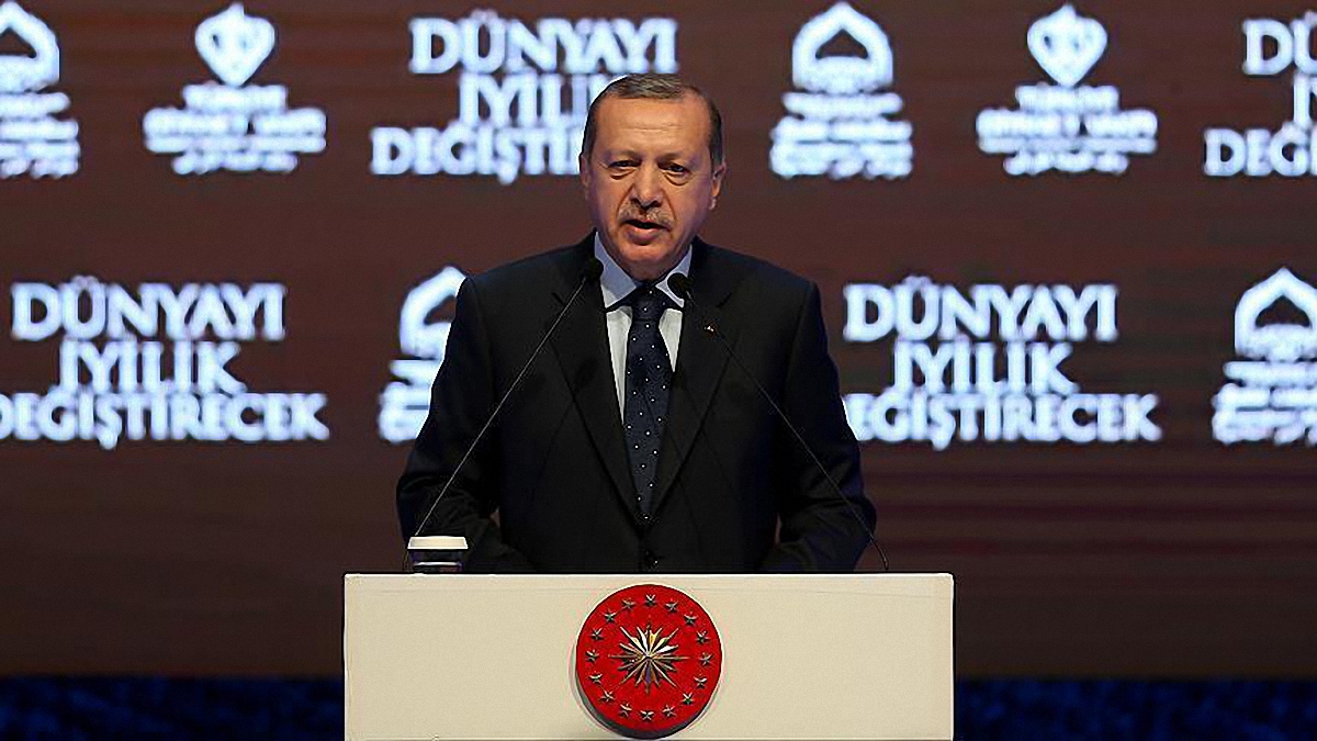 Эрдоган пообещал, что турки в Нидерландах покажут свое отношение к этому на выбоарх - фото 1