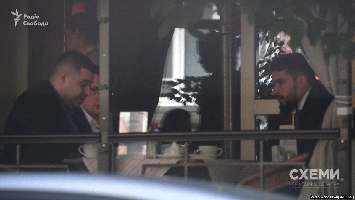 Грановський та нинішній адвокат Насірова Олег Маліневський у ресторані в Києві влітку 2016 року - фото 1