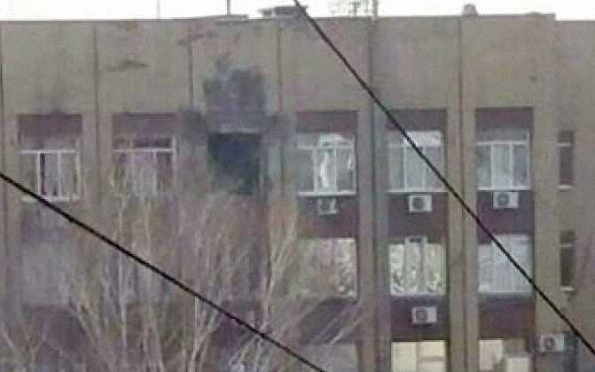 Боевики назвали обстрел захваченного ими же здания "терактом" - фото 1